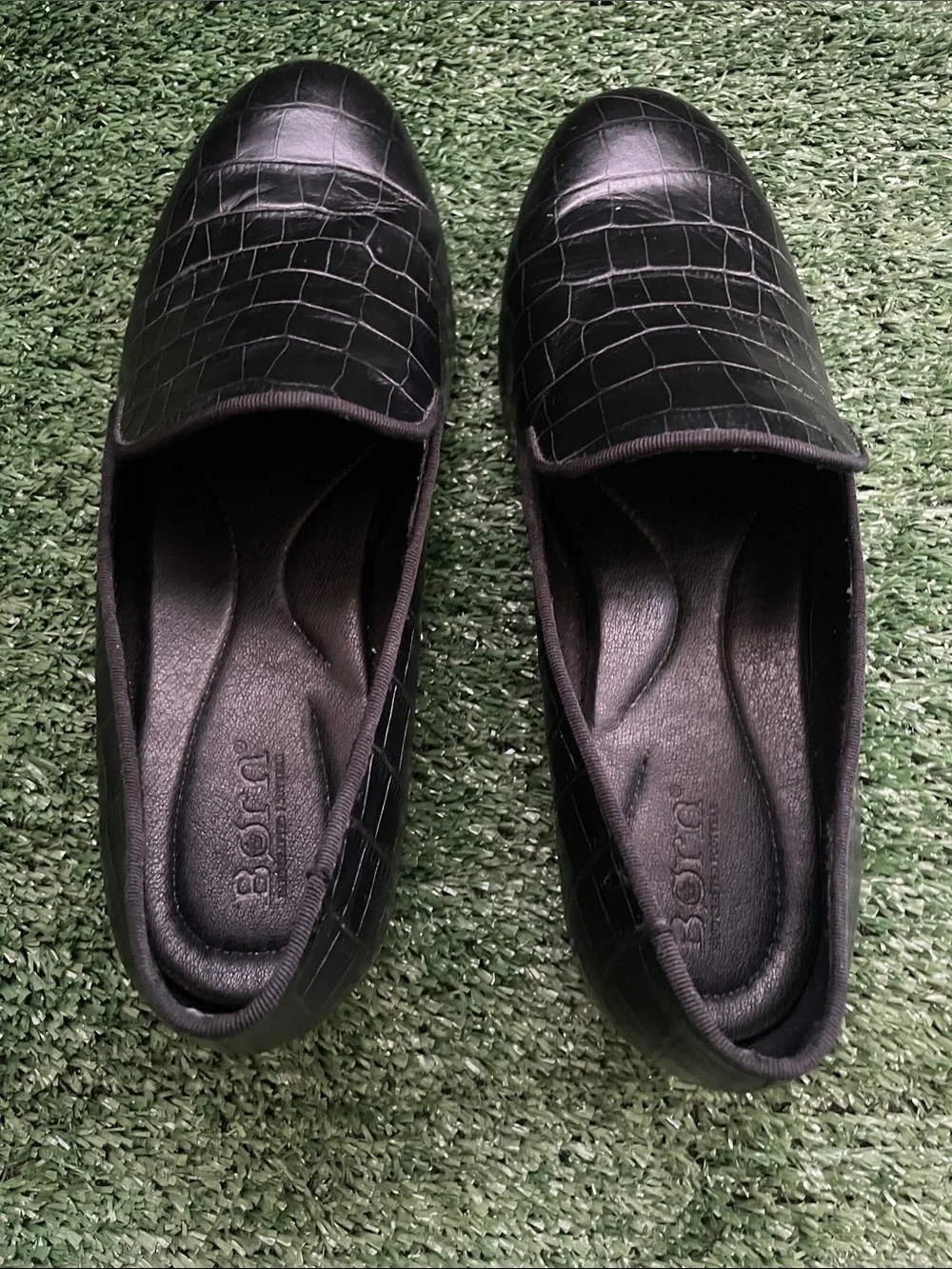 Born Black Loafers Flats Women’s size 8.5 Croc-Embossed Slip-On